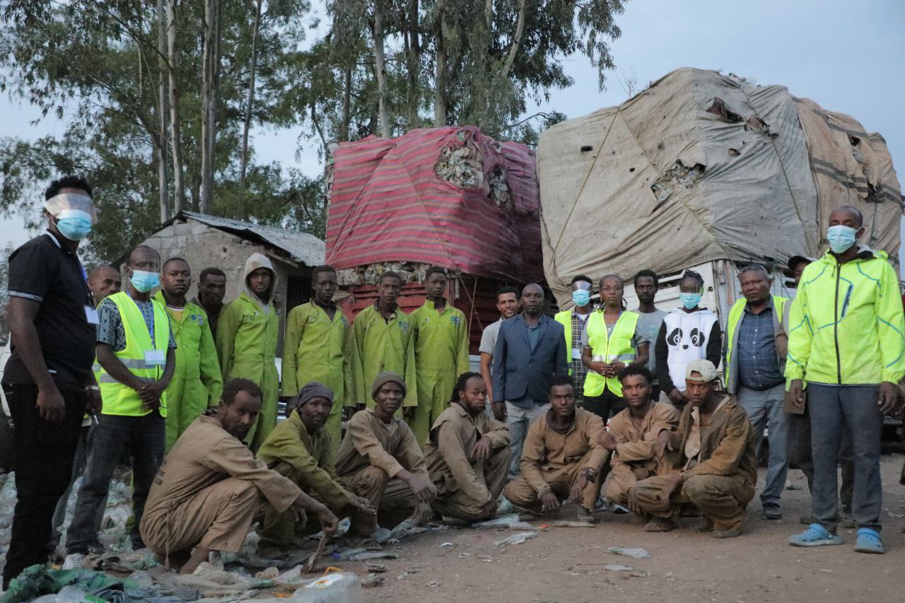 Waste Collecting Member 2