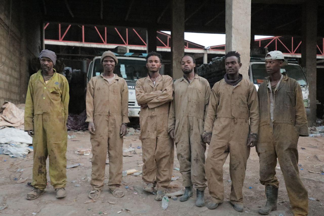 Waste Collecting Member 2